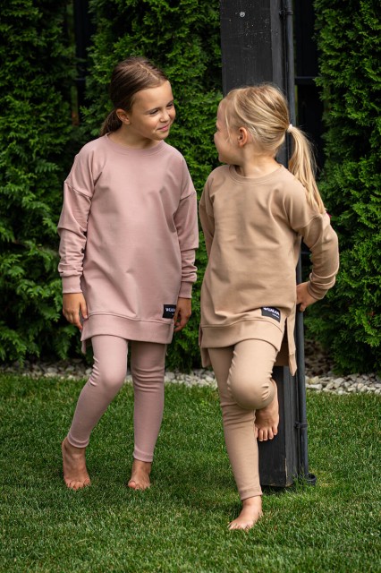 Długa bluza dla dzieci z dłuższym tyłem Little Ana/Blush - Wualaa by dolce sonno
