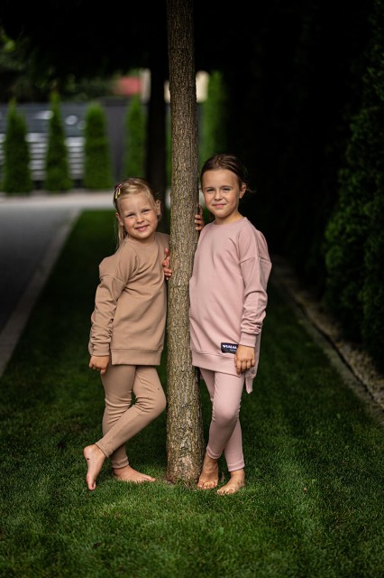 Długa bluza dla dzieci z dłuższym tyłem Little Ana/Blush - Wualaa by dolce sonno