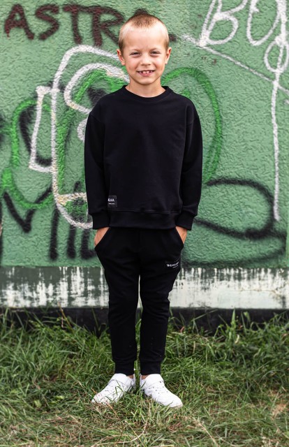 Bluza chłopięca oversize z lini basic WallyCzarna - Wualaa by dolce sonno 4.jpg