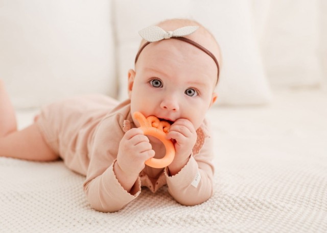 Giligums Gryzak silikonowy pomarańczowa ośmiornica