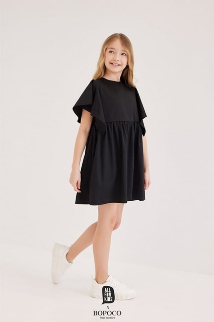 Sukienka dziewczęca z falbaniastym rękawem z kolekcji dla "Mamy i Córki" Czarna - All for Kids