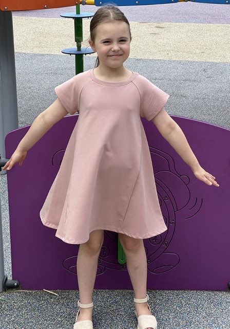 Sukienka dziewczęca z dzianiny dresowej Holly/Blush Girl Summer - Dolce Sonno