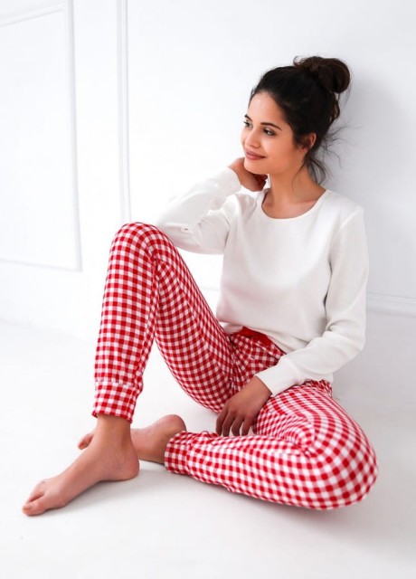 Bawełniana piżama damska z długimi spodniami w kratę Perfect | Sensis