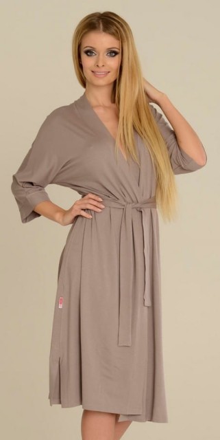 Długi szlafrok damski Visa z delikatnej dzianiny - mocca | DeLafense - 942