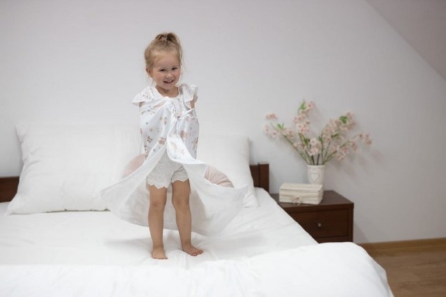 Kocyk dwuwarstwowy dla niemowląt bawełna + bambus 75x100 Jednorożec - Baby Matex