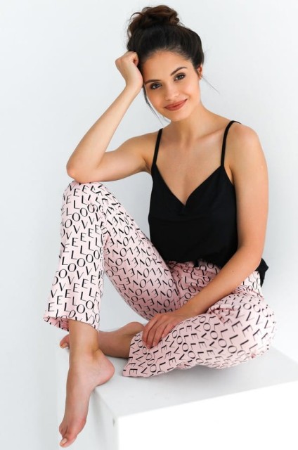 Dzianinowa piżama damska na wąskich ramiączkach - Paula | Sensis