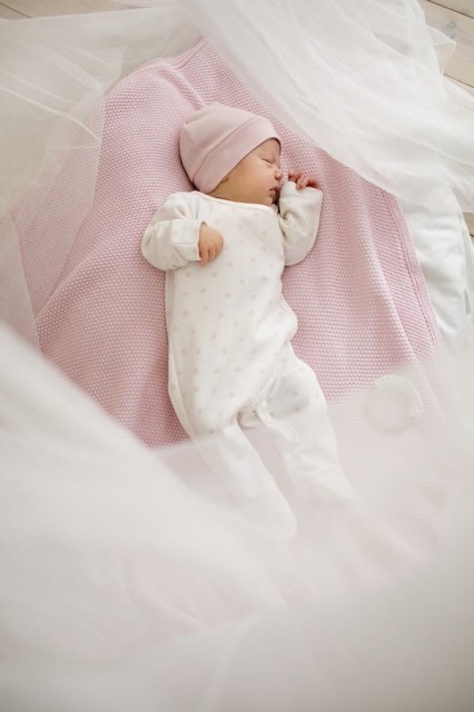 Pajac kopertowy na napy ecru kwiatki - Lovely Day | Pinokio