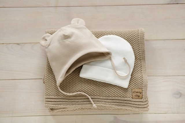 Czapka bawełniana dla niemowląt wiazana pod szyją z uszami misia Beige - Lovely Day | Pinokio