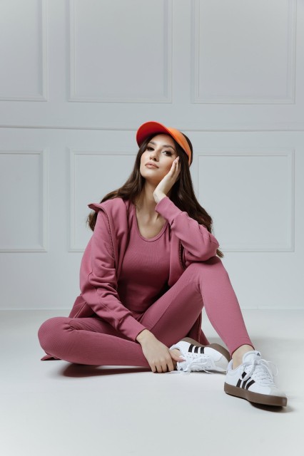 Comfort & Luxury - Długa bluza na ekspres z kapturem Layla Malaga1.jpg