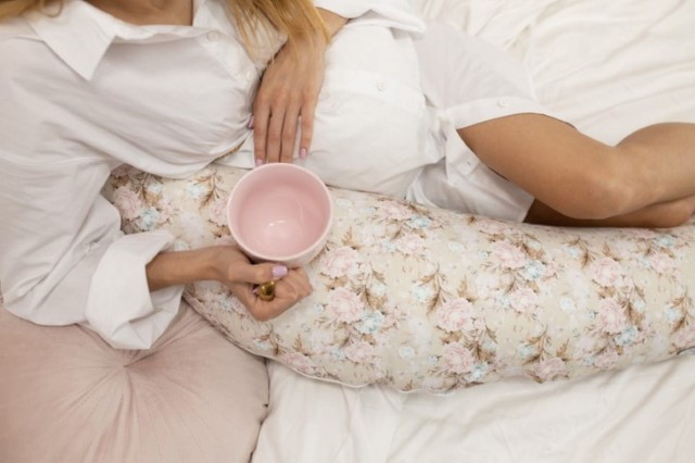 Poduszka pozycjonująca dla kobiet w ciąży i do karmienia, Rogal - Relax kwiaty | BabyMatex TB0045_46