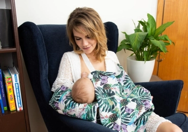 Chusta do karmienia Fiddy z pokrowcem - liście | BabyMatex