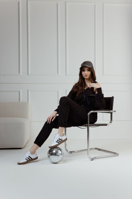 Comfort & Luxury - Bluza na ekspres z kapturem Leah Black