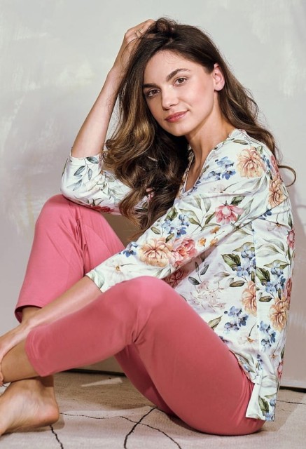 Bawełniana piżama damska 7/8 biała-kwiaty Louise | Taro 3247