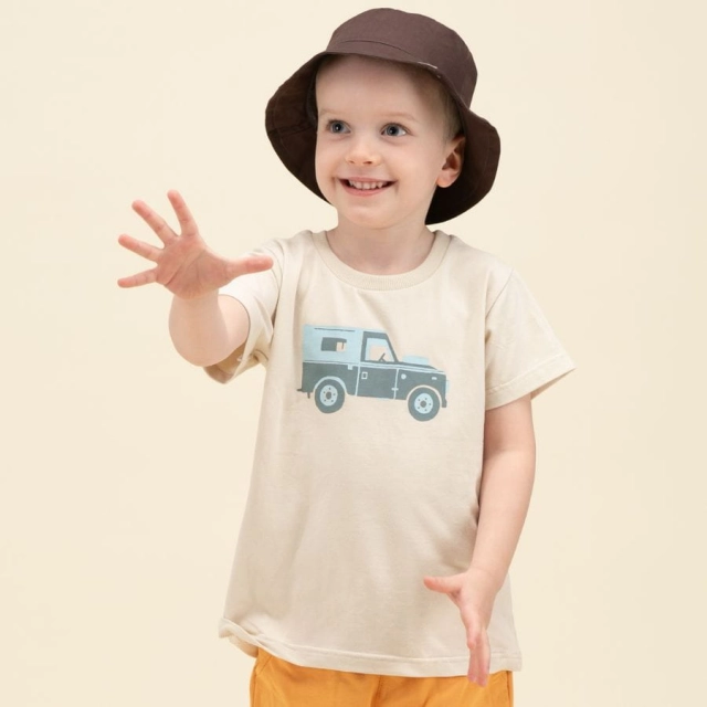 Koszulka z krótkim rękawem T-shirt dziecięcy beżowy z autkiem - Safari Pinokio