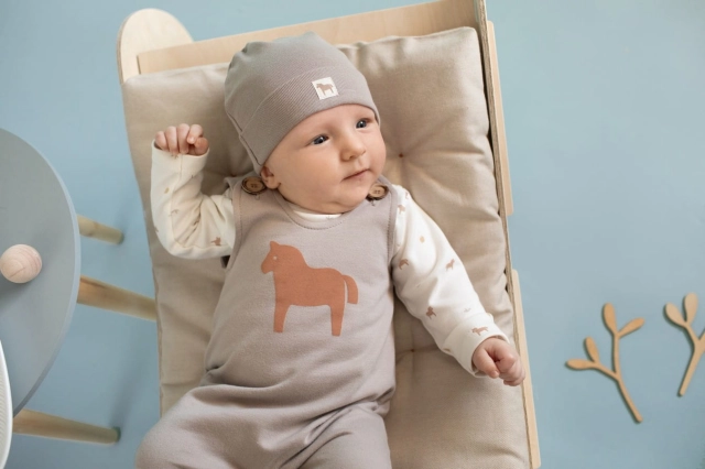 Ogrodniczki niemowlęce brązowe z konikiem - Wooden Pony | Pinokio