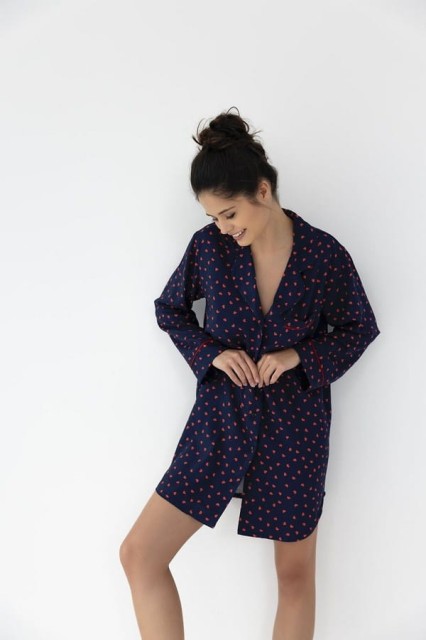 Dzianinowa koszula nocna z kołnierzykiem zapina na guziki Sophia | Sensis