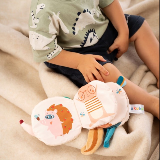 Książeczka sensoryczna dla niemowląt Jeżyk Akuku A0673