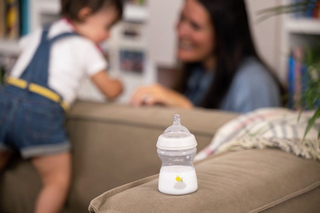 Butelka Natural Feeling plastikowa Chicco do karmienia 2m+ 250ml nautralna