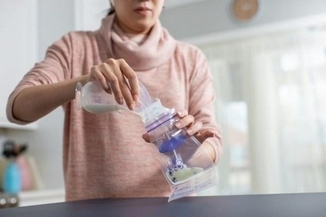 Lansinoh Laktator Silikonowy