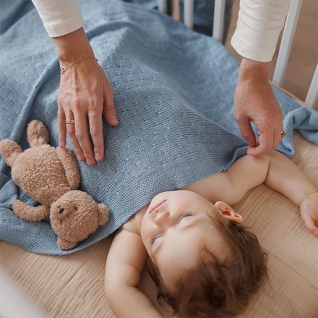 Kocyk niemowlęcy z włókna bambusowego 75x100 cm - Niebieski | Babyono 1673/04