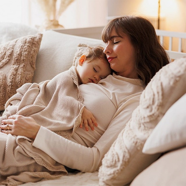 Kocyk niemowlęcy z włókna bambusowego 75x100 cm - Jasny beż | Babyono 1674/02