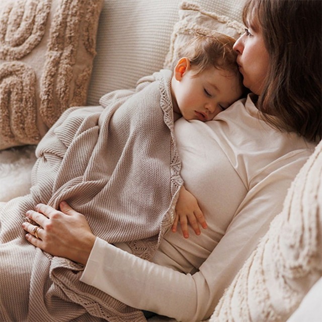 Kocyk niemowlęcy z włókna bambusowego 75x100 cm - beżowy | Babyono 1674/03