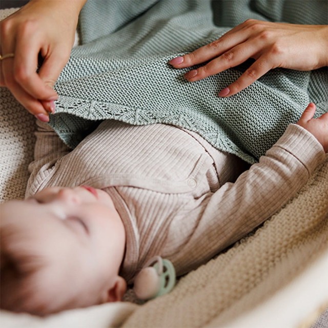 Kocyk niemowlęcy z włókna bambusowego 75x100 cm - szałwiowy | Babyono 1674/04