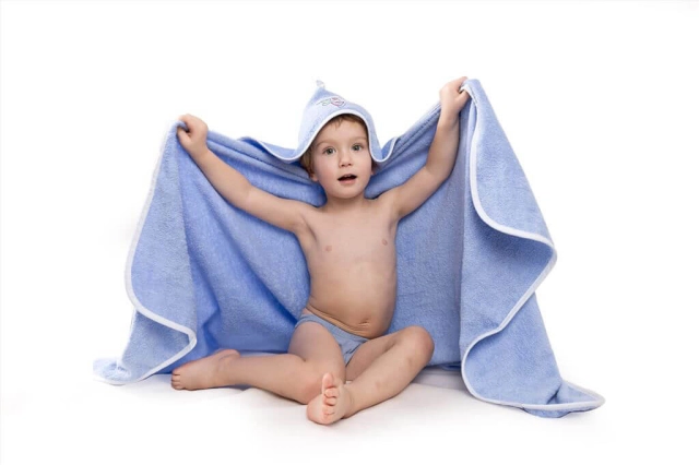 Szare okrycie kąpielowe 70x140 ręcznik z kapturkiem MAXI JUNIOR | BabyMatex